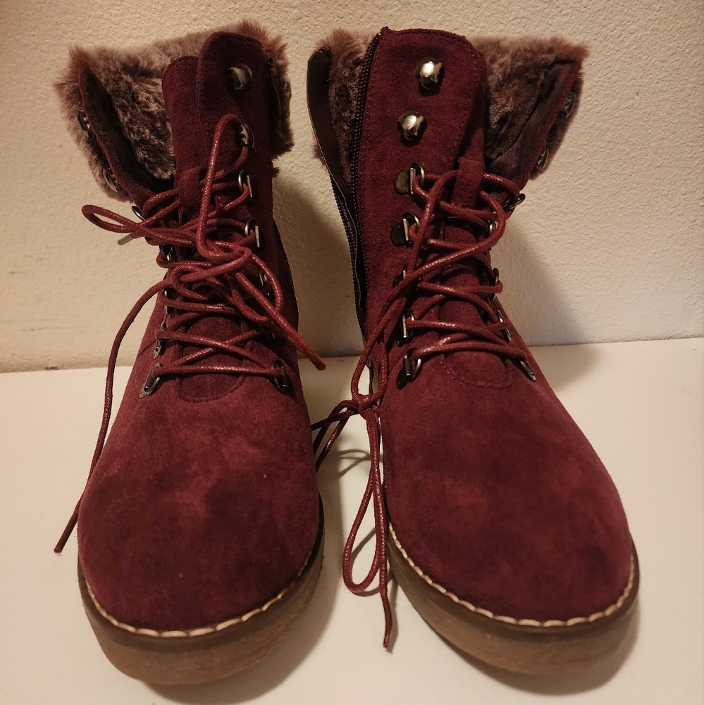 Boutique by Corkys Womens Red Suede Faux Fur Lined Wedge Heel Boots Size 9